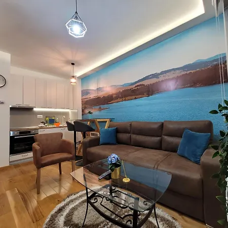 Lux 3 Titova Sony Ps Gratis Apartment