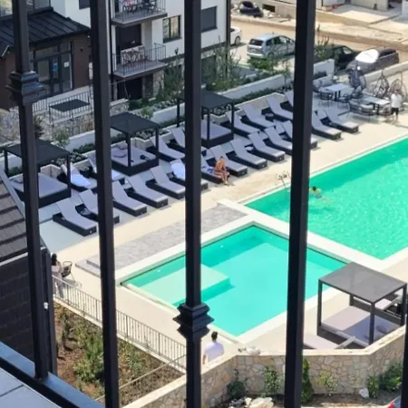 Appartement Lux 3 Titova Sony Ps Gratis *